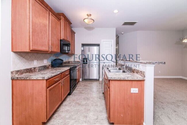 Building Photo - End Unit Townhome| 2nd Floor Loft Space | ...