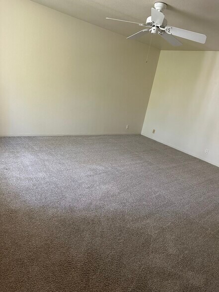 Building Photo - 909 Alvarado Ave