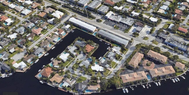 Building Photo - 1420 SE 4th Ave