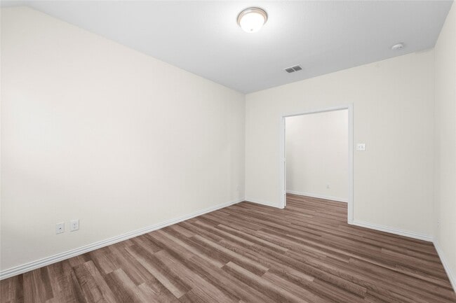 Building Photo - 1357 Rembrandt Dr