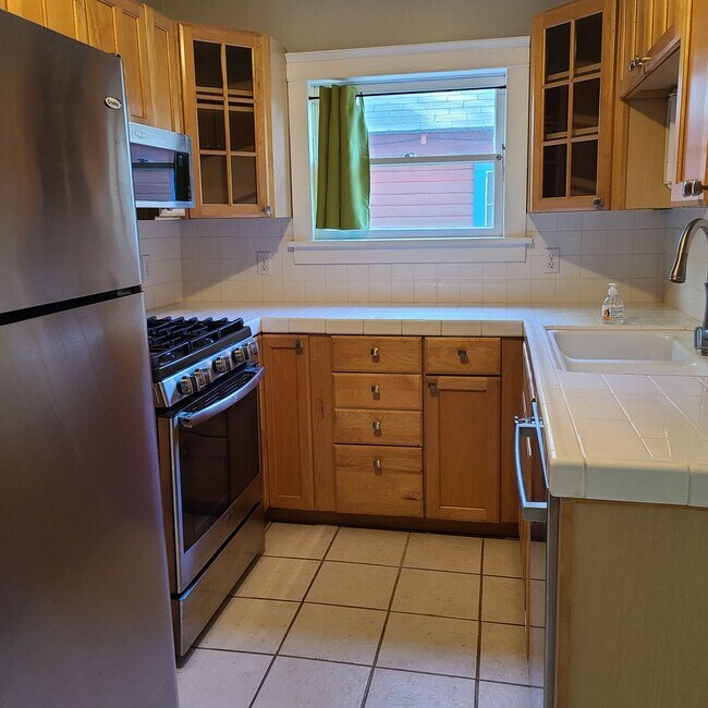 Building Photo - Diamond Duplex