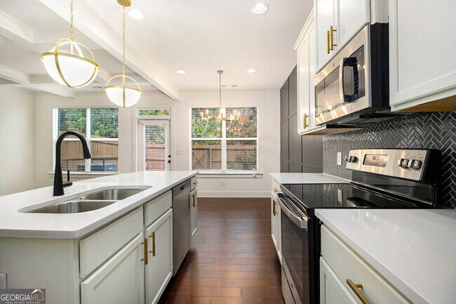 Building Photo - 2249 Mulsanne Dr