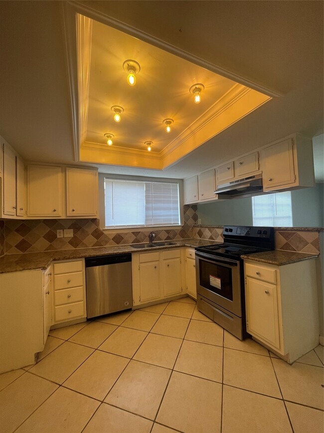 Building Photo - 7622 Bubbling Spring Ln