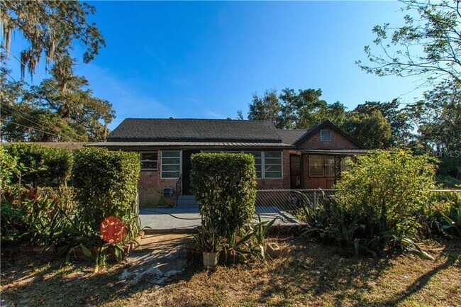 Building Photo - 835 Cathcart Terrace