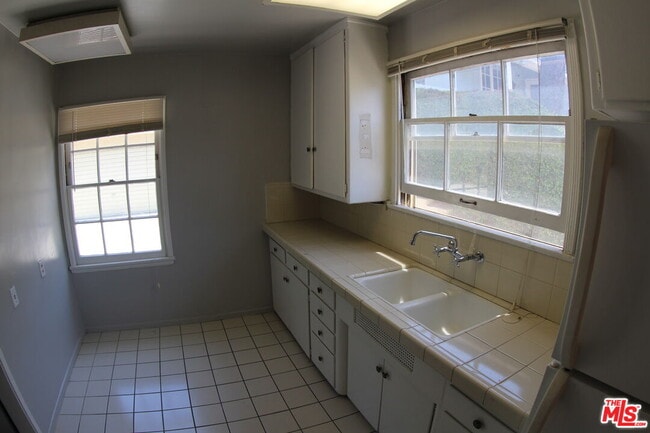 Building Photo - 1606 Glendon Ave