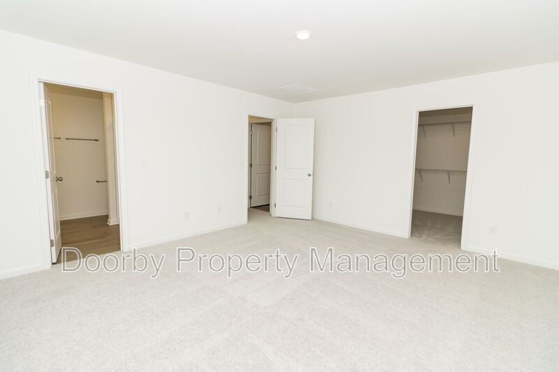 Building Photo - 105 Saddlebred Wy