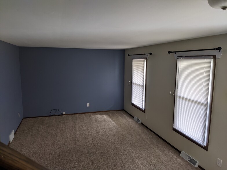 Main Floor Living Room - 314 Hartridge Dr