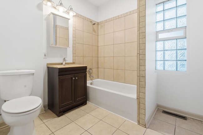 Building Photo - 6118 24th Ave