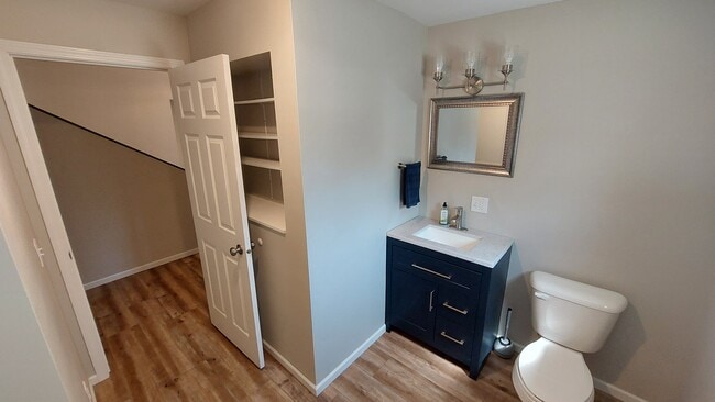 Building Photo - 204 6th Ave