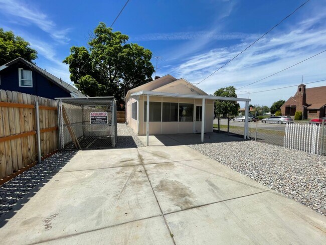 Building Photo - Shadle Area