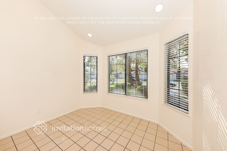 Building Photo - 5235 Sundance Dr