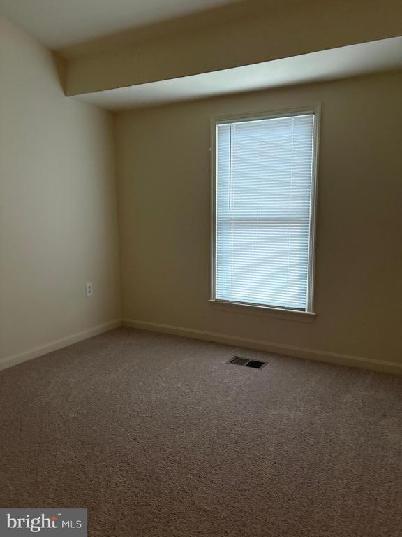 Building Photo - 5604 Gresham Ln