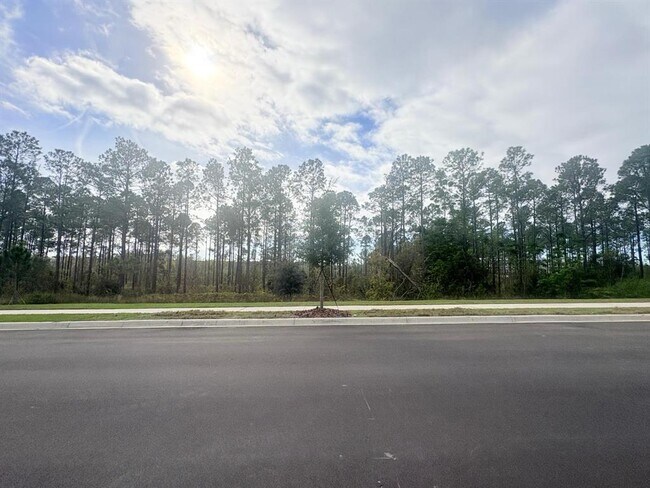 Building Photo - 15475 Bay Brg St