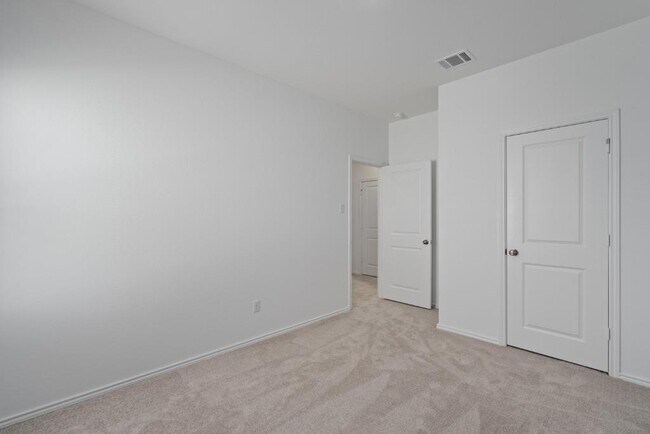 Building Photo - 230 Gabbro Gdns