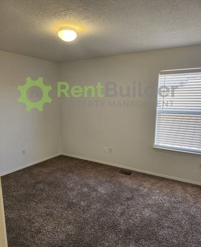 Building Photo - !!!PRICE IMPROVEMENT - APPLY NOW!!!