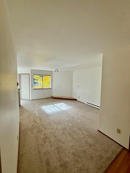 Building Photo - 23000 Edmonds Way