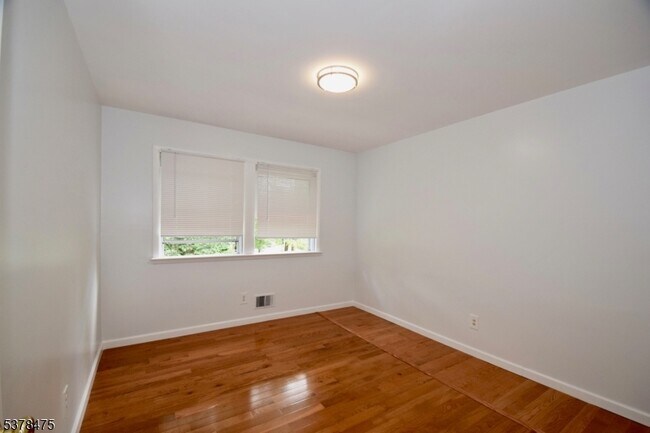 Building Photo - 1181 Puddingstone Rd