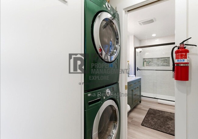 Building Photo - 809 3rd Ave W
