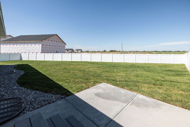 Building Photo - $500 off first month's rent. If rented before the end of AUGUST!!BRAND NEW 5 BED 3 BATH TWIN HOME
