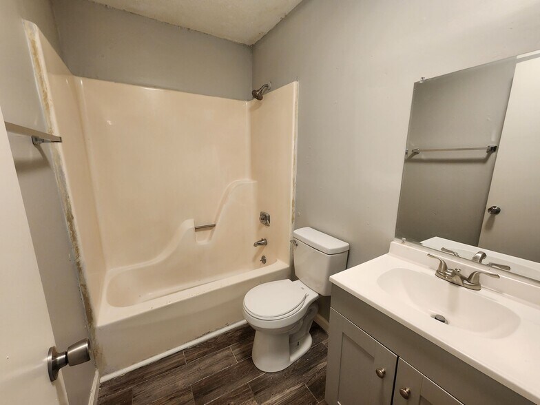 Building Photo - 20 Rossfield Cv