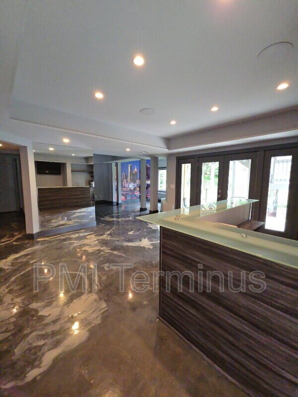 Building Photo - 3307 Fieldwood Dr SE