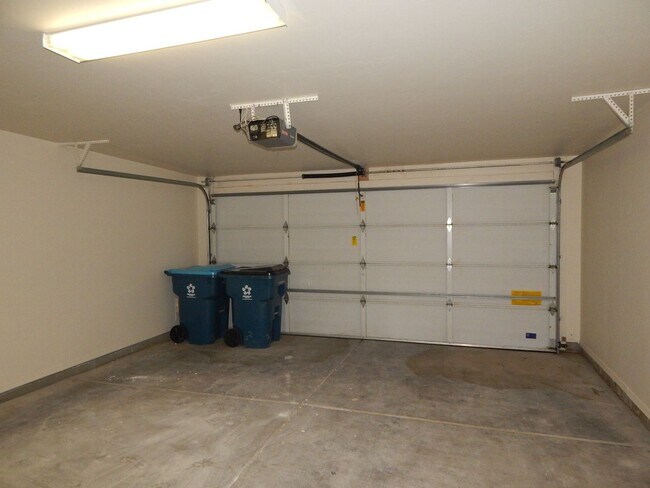Building Photo - 63 E Horizon Cir