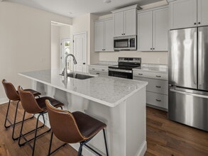 Building Photo - 213 Leo Ln