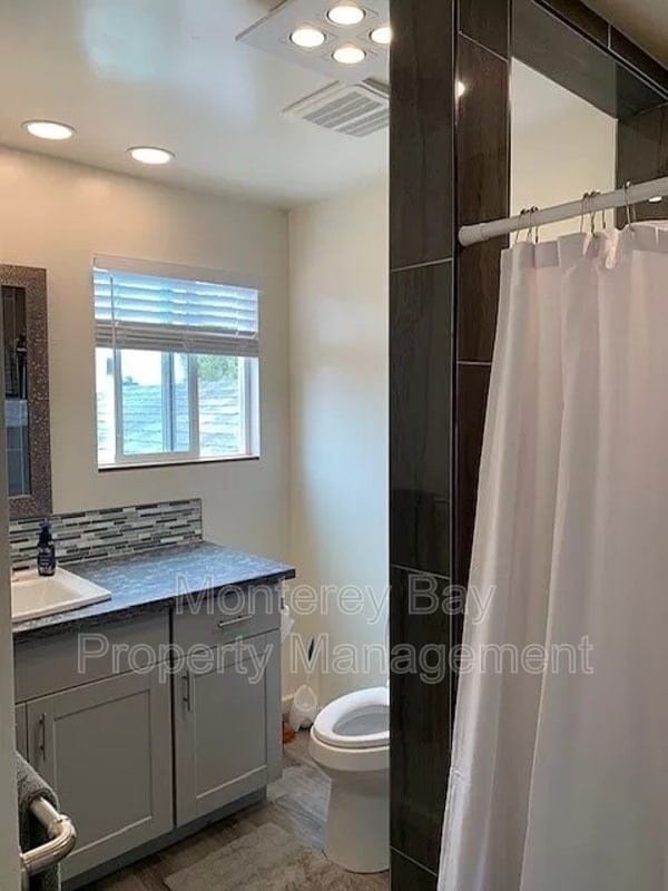 Building Photo - 650 Spencer St