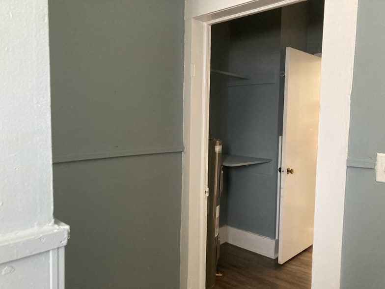 Building Photo - 307 Montgomery St