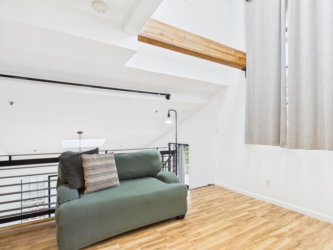 Building Photo - 3116 Adeline St