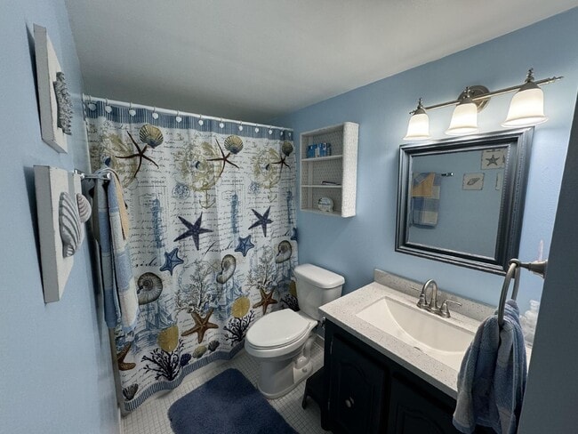 Building Photo - 2 Bedroom 2 Bathroom direct ocean condo