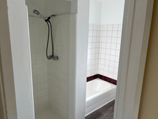 Building Photo - Parhams, LLC-VanNess