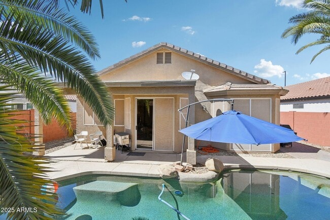 Building Photo - 2633 E Calle Del Norte Dr