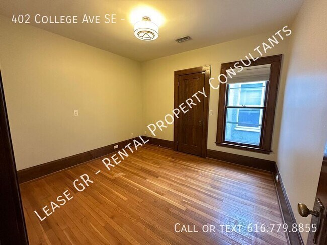 Building Photo - Renovated Two Bedroom in Heritage Hill