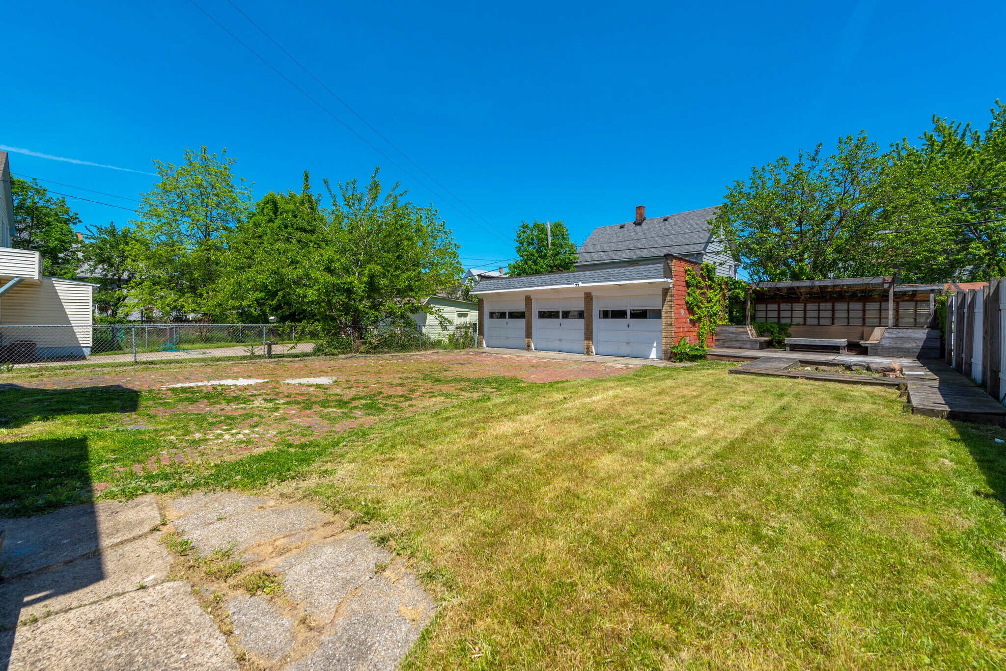 Building Photo - 1631 Lakewood Ave