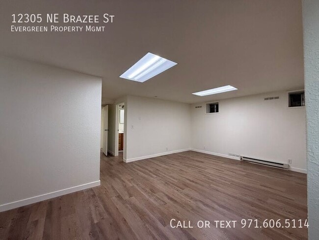 Building Photo - 12305 NE Brazee St