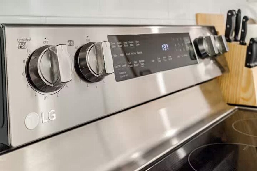 Building Photo - 1384 Ridge Ave