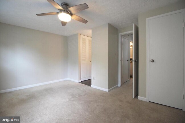 Building Photo - 11916 Fieldthorn Ct