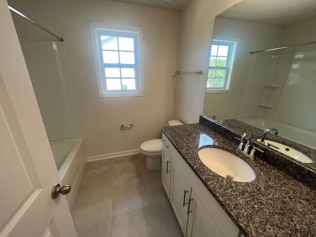 Building Photo - Fantastic Property in Troutman