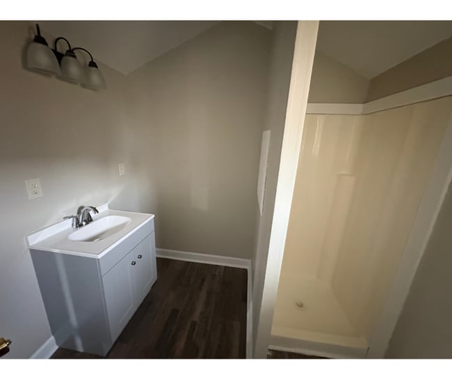 Building Photo - 451 16th St SE