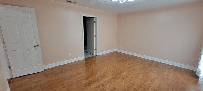 Building Photo - 207 Eileen Ave