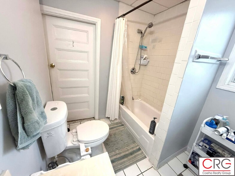 Building Photo - 53 Elm St