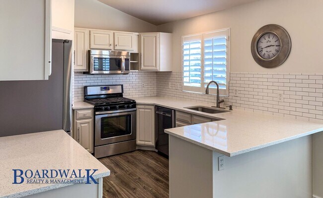 Building Photo - Modern Living Meets Mountain Lifestyle in Sandy