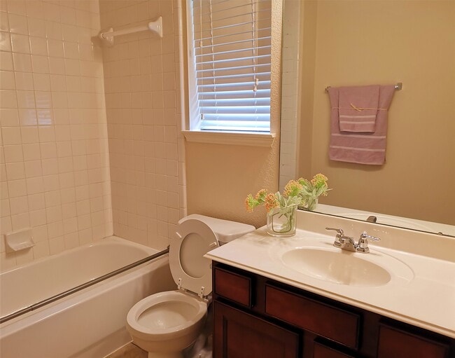 Building Photo - 2302 Waterford Park St