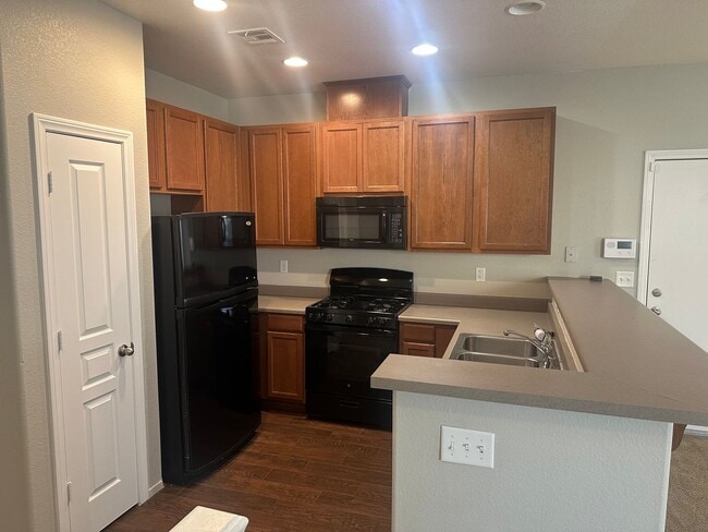 Building Photo - Henderson!!! Community: Cadence!! 4 Bedrooms!!! Bed & Full bath downstairs!! Loft/computer area u...