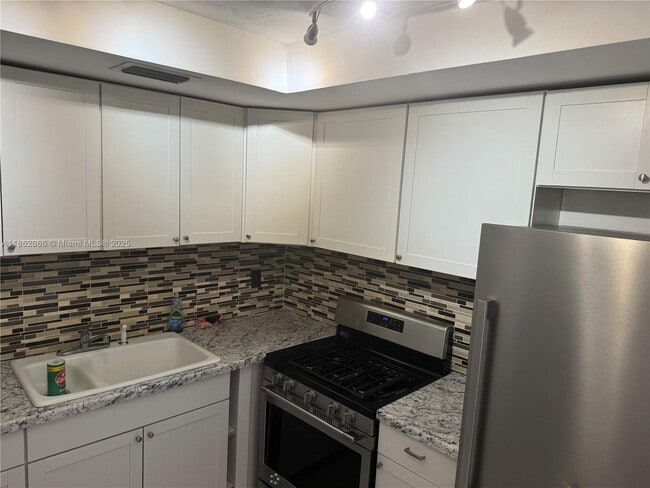 Building Photo - 6720 Arbor Dr