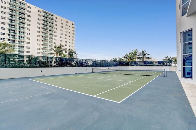 Building Photo - 3101 S Ocean Dr