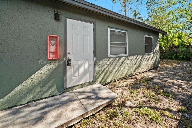 Building Photo - 1022 NW 6th Ave