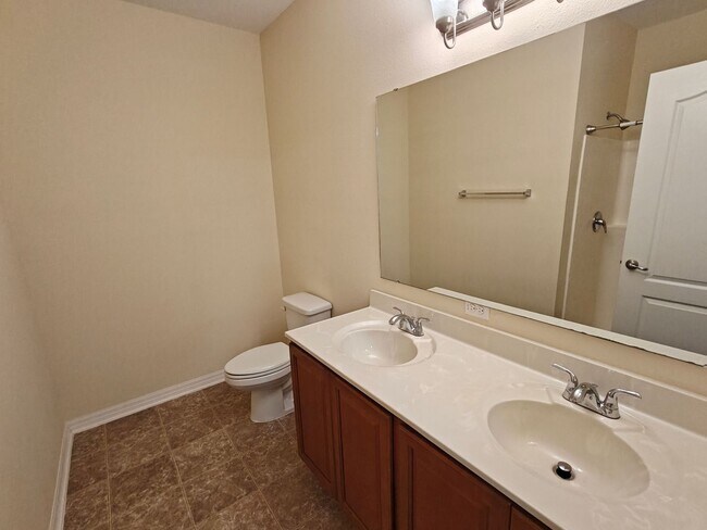 Building Photo - Charming & Modern 3-Bedroom Home with Brig...