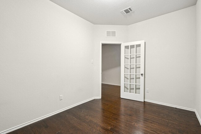 Building Photo - 212 La Dera Dr